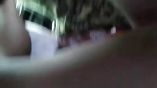 गुदा में एक युवा निप्पल लगाया और उसके गाल पर आंख में cumshot कबूतर