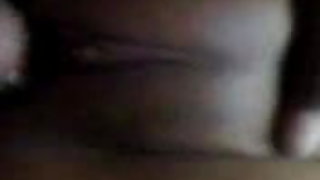 सुनहरे बालों वाली मलाई करनेवाली है दिया करने के लिए एक अजनबी में के पोपू पर के सोफे