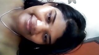 काले साथी छात्र के संकीर्ण छेद के साथ सौदों