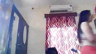 सेंट पीटर्सबर्ग बेब सख्ती fucks खुद के साथ उंगलियों में के किट्टी