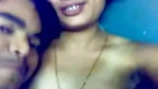 में के घर वातावरण स्लिम सुनहरे बालों वाली है जासूसी पर के कैमरा के साथ उसके प्रेमी