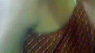 छुट्टी पर पूर्वजों होने, श्यामला एक पड़ोसी को बुलाया पाने के लिए पूल में रखी