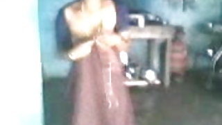 वाइकिंग पर अपने तंबू fucks दो busty प्रशंसकों और प्रशंसकों के अपने डिक