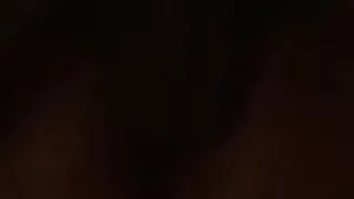 सहायता समूह से छोटी लड़की ने उसे छेद बिगाड़ दिया ।