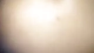 सुंदर काले महिला पूरी भावना के साथ पानी पिलाया के पहले आनेवाला