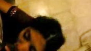 मालिश बनाता है एक परिपक्व महिला मालिश अपने मोटी-zlupa