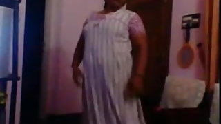 मैं गुदा पर डाल गोरा और पॉलीज़ीन के बिंदु में जीभ डाल