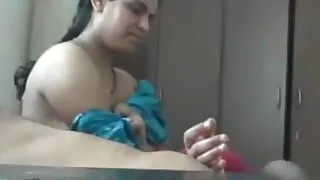 यार लेता है बंद पर के फोन की तरह एक केंट fucks सुनहरे बालों वाली में मोज़ा में एक बिंदु