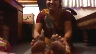 युवा रूसी लड़कियों चाहता था कोमल सेक्स तीन प्रतिभागियों का सम्भोग के साथ एक अंजुल