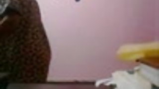 सुनहरे बालों वाली Anya है सो रही है के साथ एक काले दोस्त में के बेडरूम