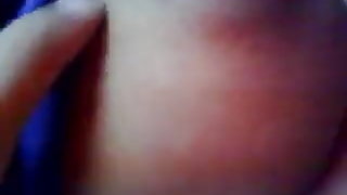 टैटू आदमी धीरे fucks ठाठ लड़की में गुदा के तहत के क्रिसमस पेड़