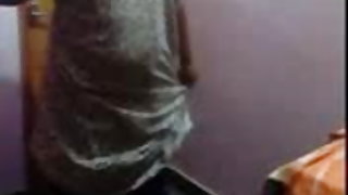 मालिश के साथ jojoba milfoj सुचारू रूप से पार कर दी में गर्म सेक्स पर के सोफे