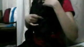 दर्जी एक ग्राहक के बड़े गधे पर था और उसे एक वेश्या की तरह fucked ।