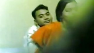 बेब के साथ छोटे स्तनों कर रहे हैं बंद में दो छेद पर के एक ही समय