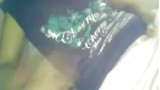 गुड़िया की पत्नी ने शादी की अंगूठी एक जीभ दी