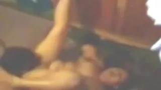 पतला लड़की चूसा करने के लिए प्राप्त आदमी शुरू करने के लिए शैग के किट्टी