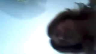 तंग काले बाल वाली नाटकों के साथ के स्तनों और mnet उनके हाथ