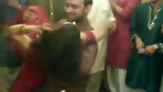 एथलीट हो जाता है टक्कर लगी है द्वारा एक कोच के बाद एक भारी कसरत