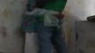 सेक्सी लड़की शुरू करने के लिए तेल और निवास एक डिक