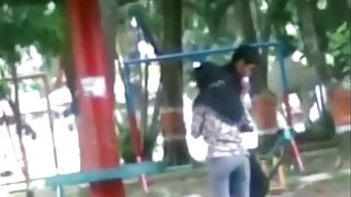 डबल-सेक्स के लिए स्लिम सुनहरे बालों वाली में मोज़ा