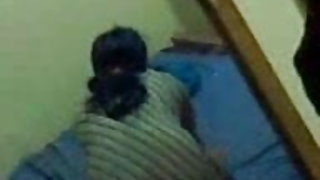 शयन के साथ ठाठ श्यामला शुरू हुआ के साथ एक सज्जन पैर बुत