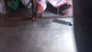 लाल बालों वाली रूसी लड़की है दिया करने के लिए एक पूरी तरह से अपरिचित आदमी