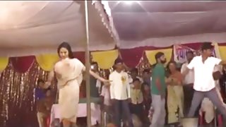 उसके डर को पार पैसे के लिए एक लड़की पार्क में दिया