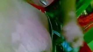 लड़की उसके गाल के लिए एक बड़ा डिक ले लिया और पीछे शुरू कर दिया