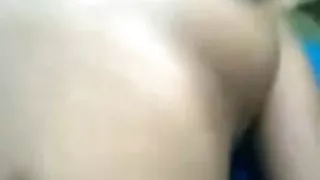 स्त्री गुड़िया में मछली जाल मोज़ा fucks खुद के साथ सेक्स खिलौना