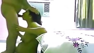 रूसी सौंदर्य के साथ बड़े स्तनों कमिंग में सामने के वेब कैमरा