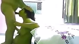 रूसी सौंदर्य के साथ बड़े स्तनों कमिंग में सामने के वेब कैमरा