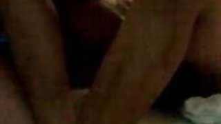 आदमी कैमरा उठाया और उसकी पत्नी एक सुंदर अंडरवियर बकवास की पेशकश की