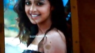 निरीक्षण के समय हवाई अड्डे पर सीमा शुल्क अधिकारी जारी यात्री बिंदु