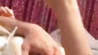 वह खेल से दूर हो गया और प्रेमिका के साथ अपनी सौतेली मां को पीटने