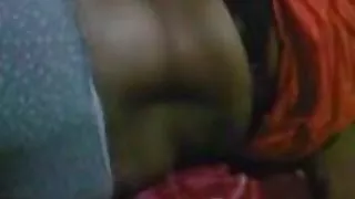 तेजस्वी महिला पानी पिलाया मिठाई किट्टी दोस्त दोस्तों के पास के पूल