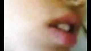 आकर्षक काले बाल वाली बनाया एक दोस्त के Kuningus और मिला एक सुख