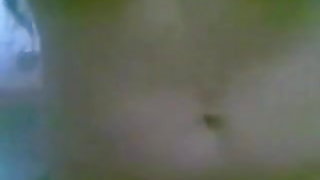 एक बड़ा उल्लू मिला और उन दोनों के बीच एक डिक डाल दिया ।