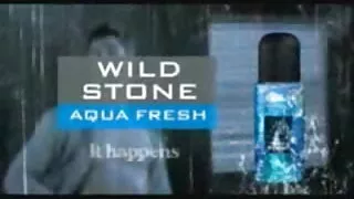 रूसी लड़की कर रही है पर के बिस्तर और खरीदा एक आदमी में आरामदायक बन गया