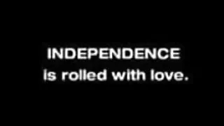 रूसी खुशमिजाज आदमी खेला कार्ड और शुरू कर दिया करने के लिए प्राप्त रखी द्वारा चार