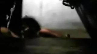 आया एक साबुन मालिश और टक्कर लगी है एक उत्साहित मलाई करनेवाली