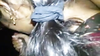 Busty सुनहरे बालों वाली प्रदान करता है उसके मुंह और एक किट्टी के लिए किसी न किसी सेक्स के साथ दो लोग