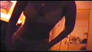 दो बहनों के एक वयस्क पुरुष का दौरा करने के लिए आया था और एक गुदा समूह की व्यवस्था