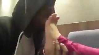 युवा लड़की नाराज में उसके मुंह पर के कास्टिंग पियरे वुडमैन