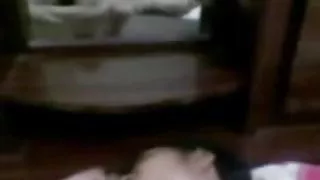 देख बंद लड़की करने के लिए मेट्रो पिकप में कामयाब करने के लिए पेंच उसके