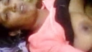 इस फैन ने मूर्ति के साथ एसेक्स में सगाई कर ली है