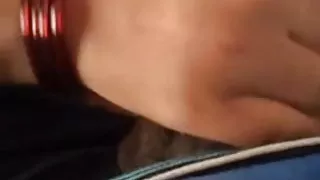 माँ और उसके पड़ोसी चूसना के शुक्राणु के एक युवा प्रेमी