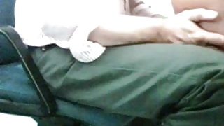 एक पुराने दोस्त के साथ एक बियर पिया और उसकी वयस्क बेटी के लिंग पर नस्ल