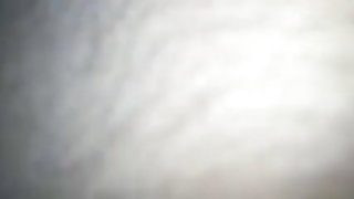 भ्रष्ट लड़की अपने दोस्त के लिए कार में चढ़ गए और उसे दिया