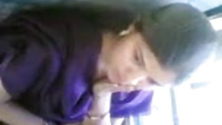 दो पतला लड़कियों कूद के साथ एक तंग गुदा पर एक बड़े डिक