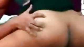 बनाने एक सुनहरे बालों वाली लड़की के साथ बड़े स्तनों वह घाव और खर्च